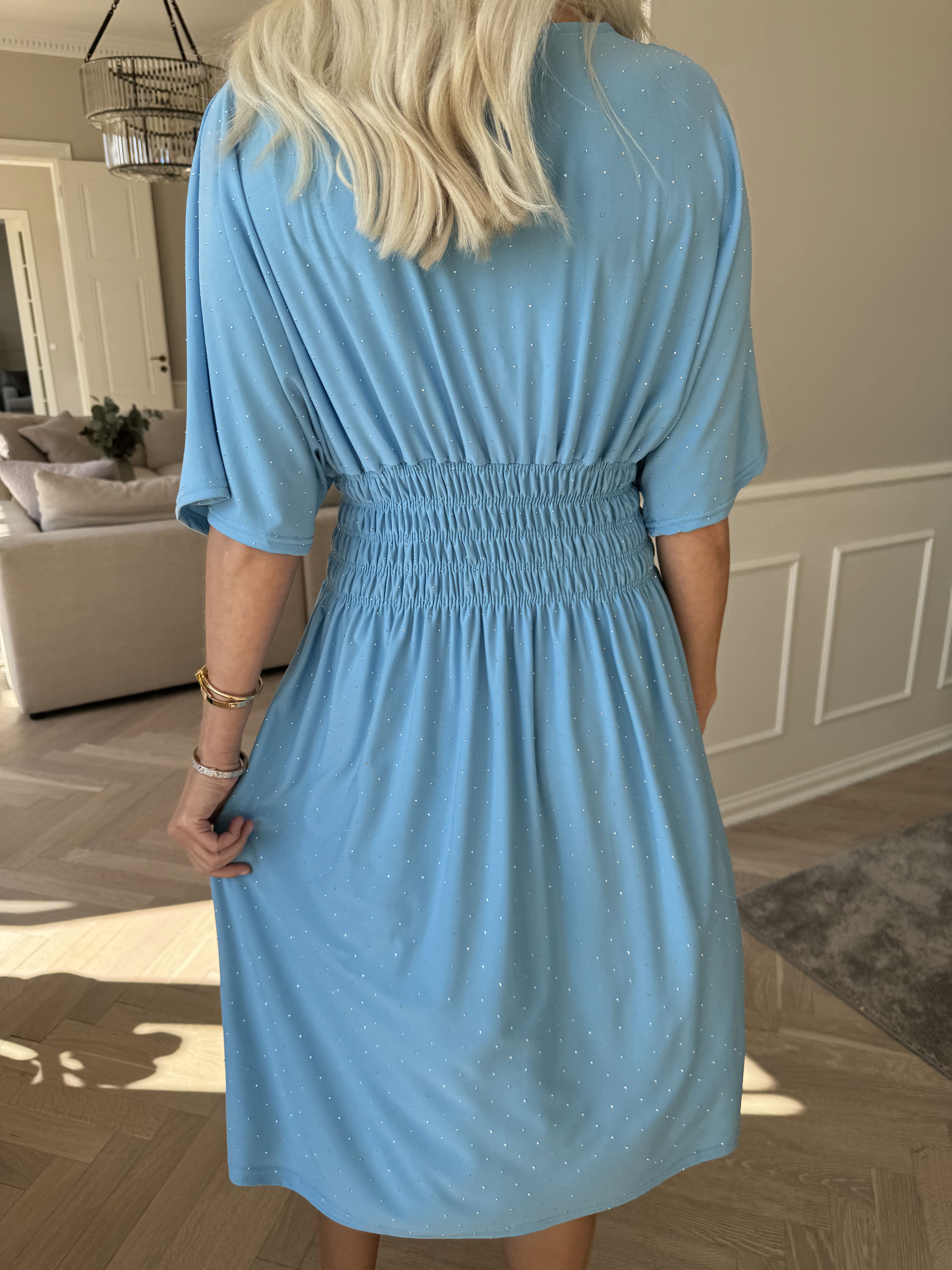 Pams Crystal Short - Kort elastisk kjole med similisten